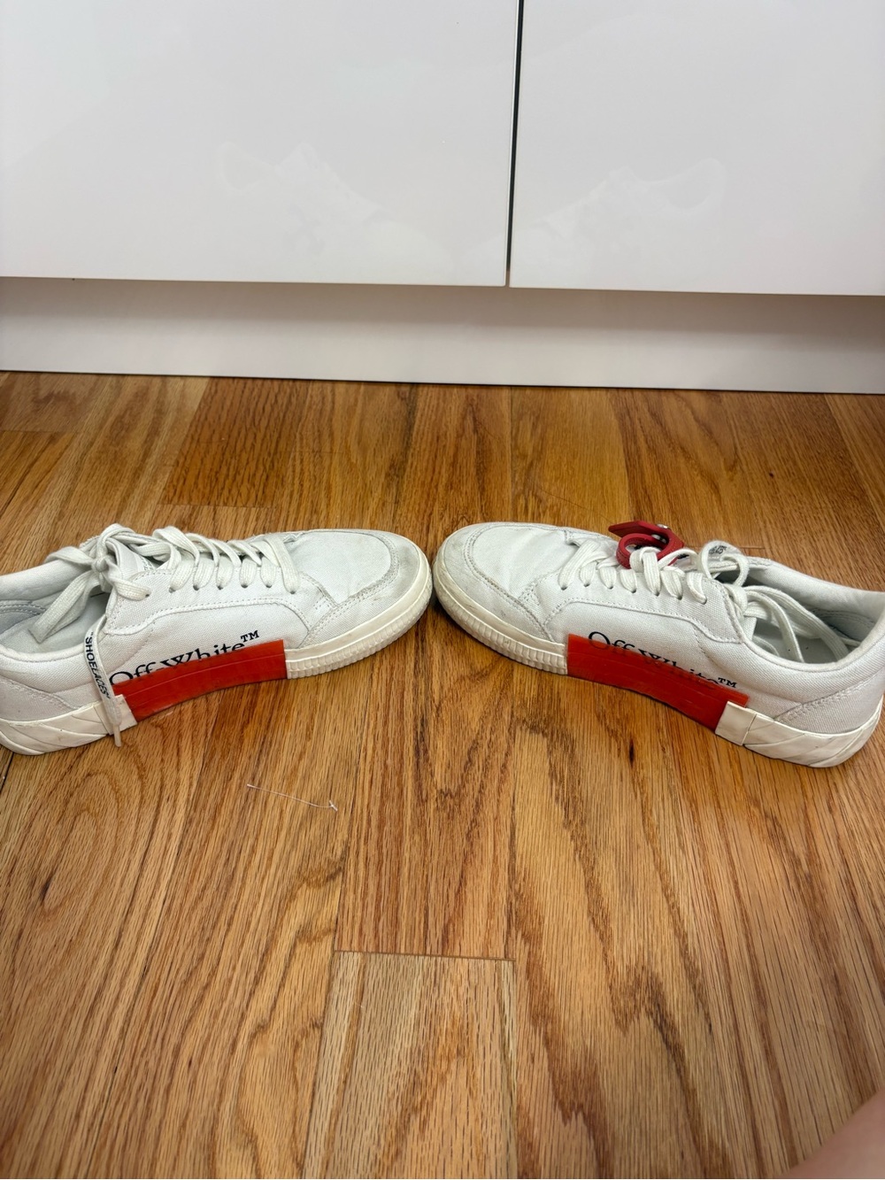 Off-White Canvas Low-Top Sneakers with Black Logo Detail - Picture 4 of 5